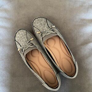 Womens Grey Leather Slip On Shoe NEW Size 9.5 US